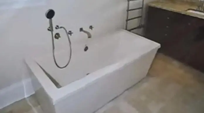 Optical Illusion Of A Bathtub 'Changing Size' Will Blow Your Mind